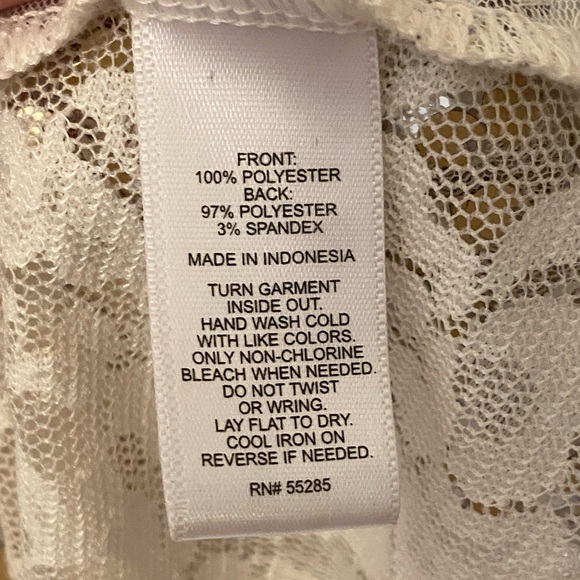 Express. Gold & Silver Sequin Tank with White Lace Back. Size XS. 🤍🩶✨ - Picture 5 of 6